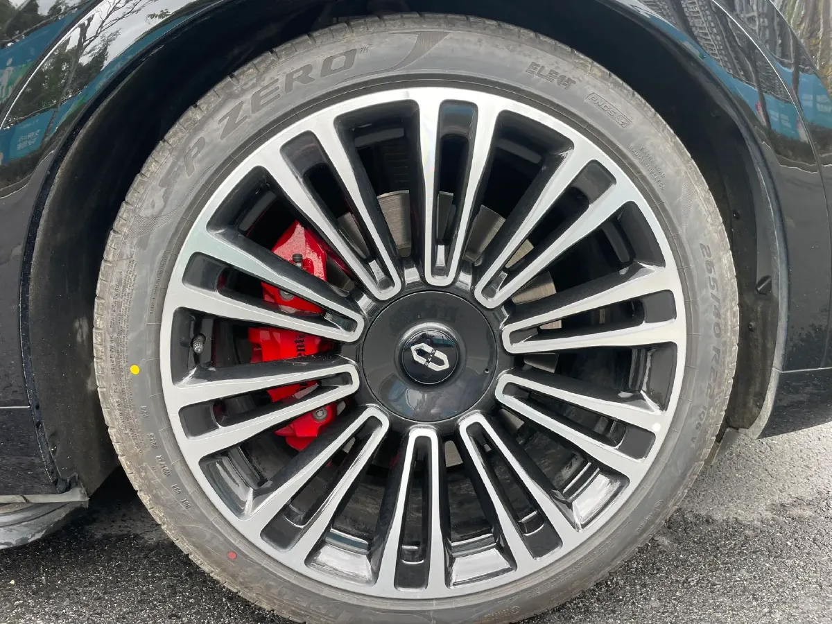 2025 AITO AITO M9 REEV 160HP REEV 52KWH,autocango,china used car exporter,china ev exporter,chinese used car exporter,chinese used ev exporter