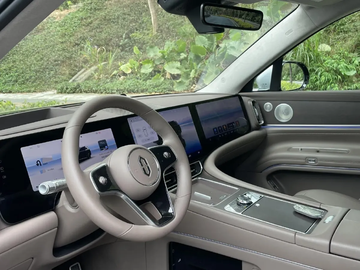 2025 AITO AITO M9 REEV 160HP REEV 52KWH,autocango,china used car exporter,china ev exporter,chinese used car exporter,chinese used ev exporter