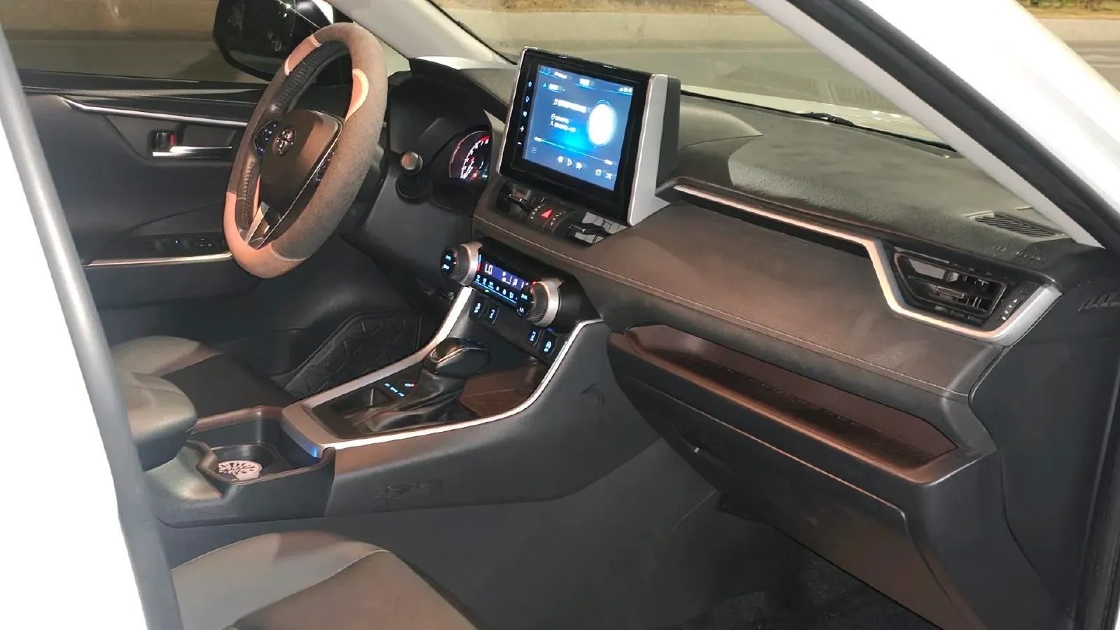 2020 Toyota RAV4 2.0L 171HP L4 CVT,autocango,china used car exporter,china ev exporter,chinese used car exporter,chinese used ev exporter