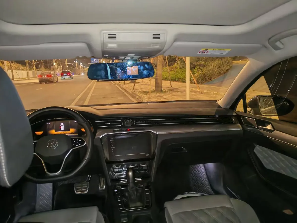 2023 Volkswagen Magotan 2.0T 186HP L4 7DCT,autocango,china used car exporter,china ev exporter,chinese used car exporter,chinese used ev exporter