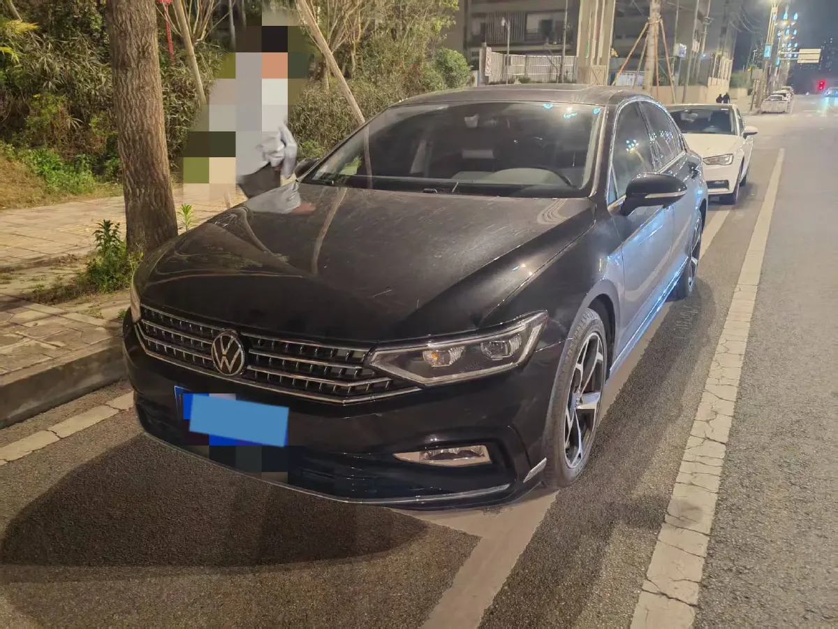 2023 Volkswagen Magotan 2.0T 186HP L4 7DCT,autocango,china used car exporter,china ev exporter,chinese used car exporter,chinese used ev exporter