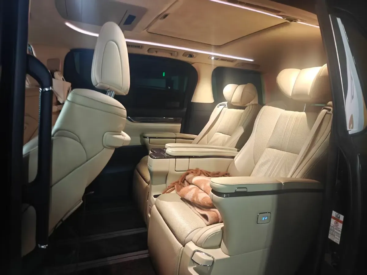 2020 Toyota Alphard 2.5L 117HP L4 E-CVT Hybrid,autocango,china used car exporter,china ev exporter,chinese used car exporter,chinese used ev exporter