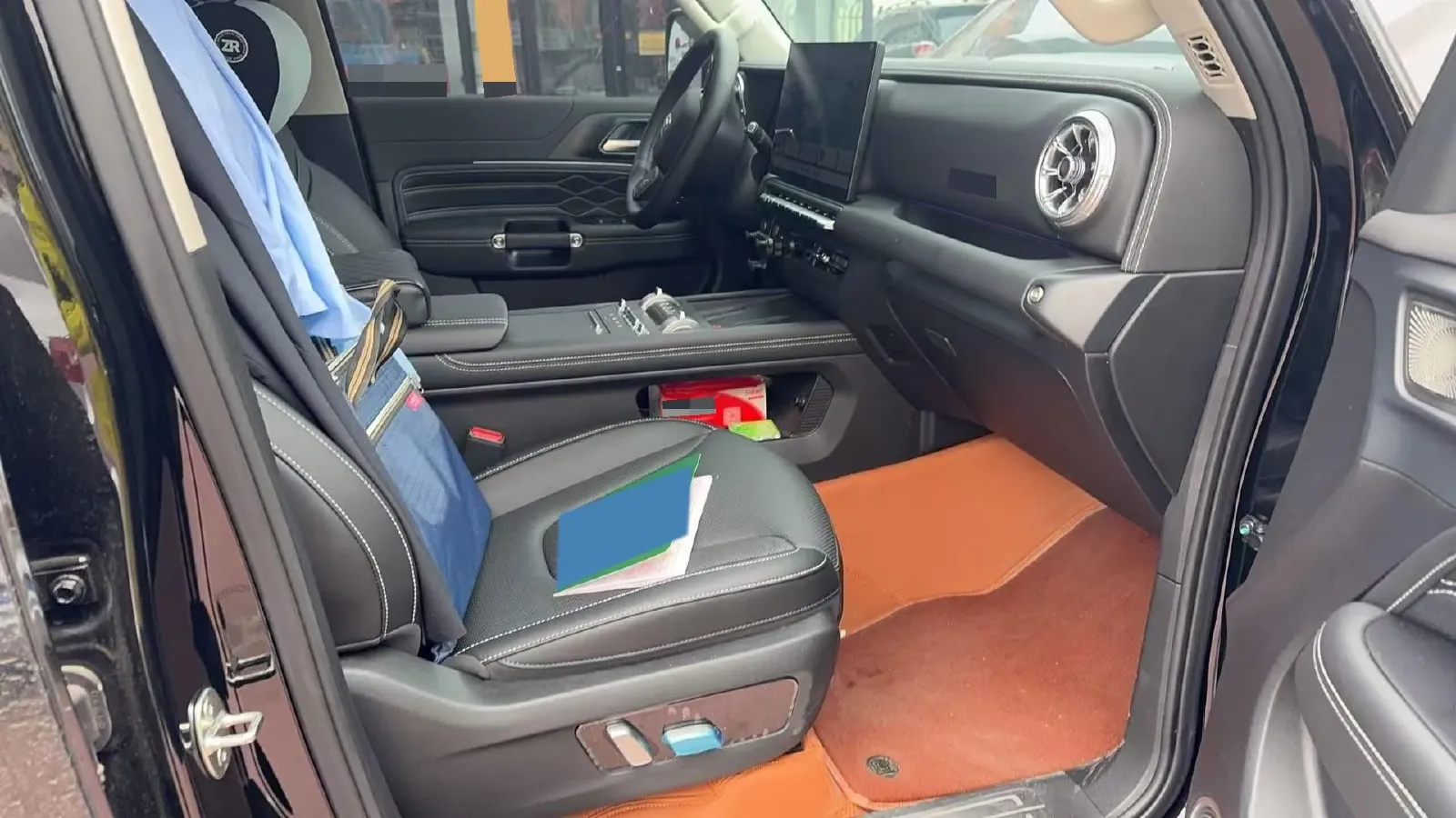 2025 Tank 300 2.0T 252HP L4 9AT PHEV,autocango,china used car exporter,china ev exporter,chinese used car exporter,chinese used ev exporter