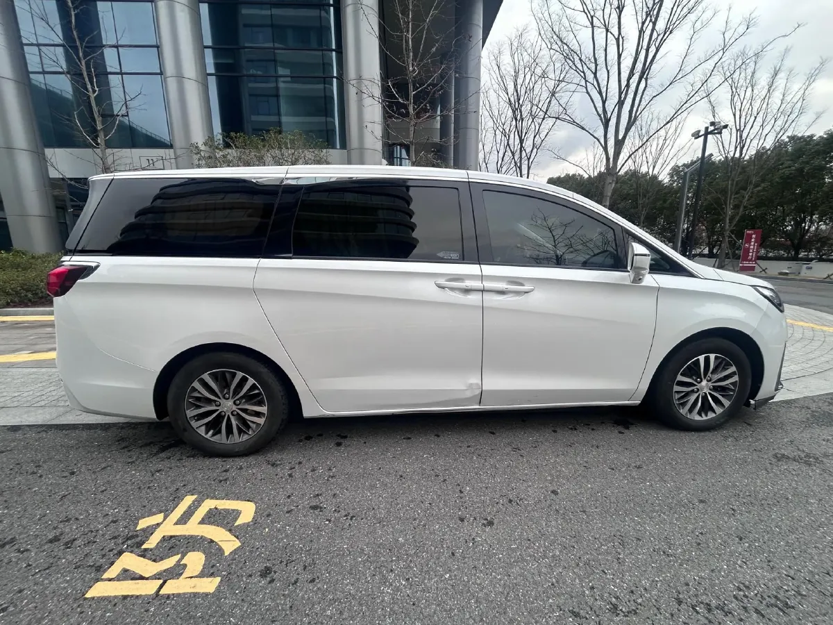 2021 Buick GL8 2.0T 237HP L4 9AT,autocango,china used car exporter,china ev exporter,chinese used car exporter,chinese used ev exporter