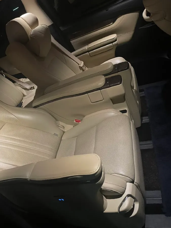 2023 Toyota Vellfire 2.5L 117HP L4 E-CVT Hybrid,autocango,china used car exporter,china ev exporter,chinese used car exporter,chinese used ev exporter