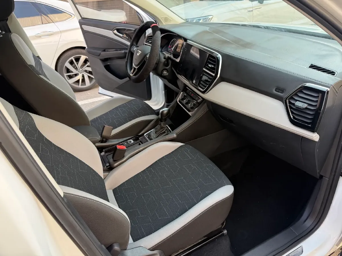 2023 Jetta VS7 1.4T 150HP L4 6AT,autocango,china used car exporter,china ev exporter,chinese used car exporter,chinese used ev exporter