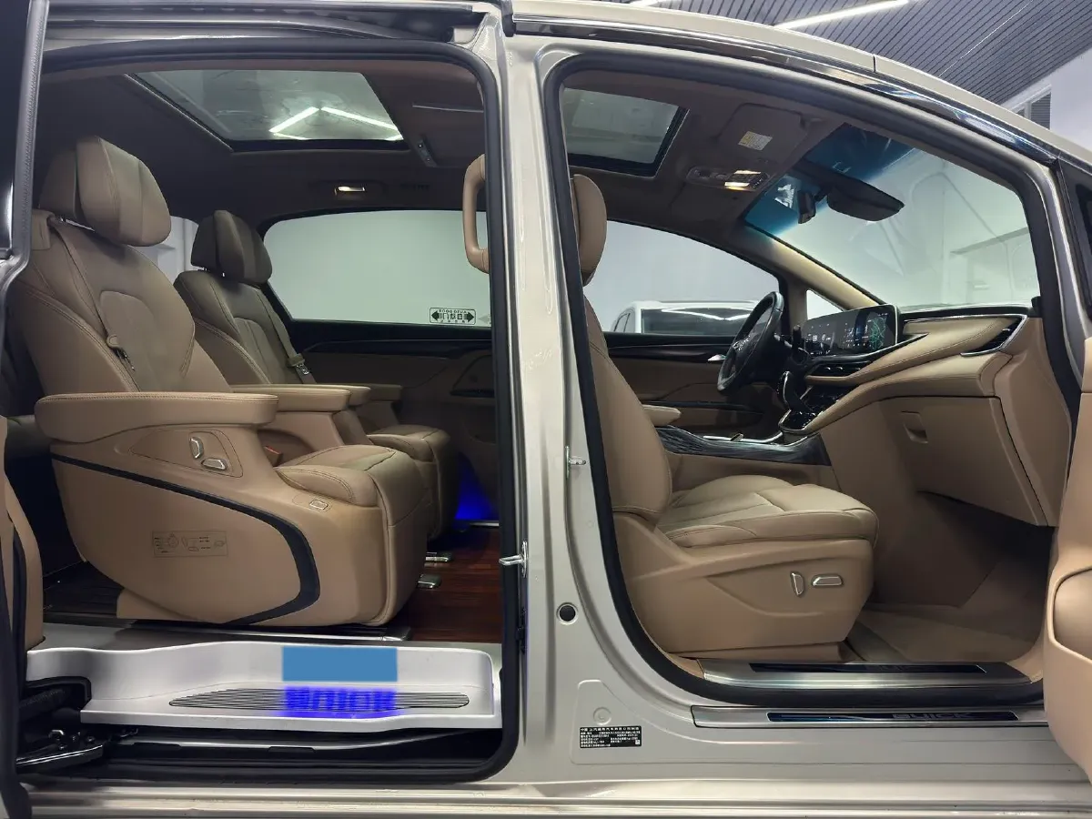 2021 Buick GL8 2.0T 237HP L4 9AT,autocango,china used car exporter,china ev exporter,chinese used car exporter,chinese used ev exporter