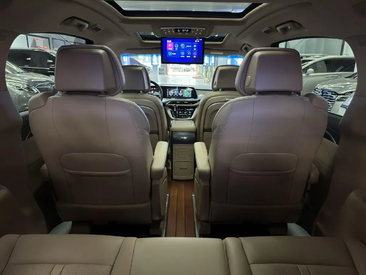 2021 Buick GL8 2.0T 237HP L4 9AT,autocango,china used car exporter,china ev exporter,chinese used car exporter,chinese used ev exporter