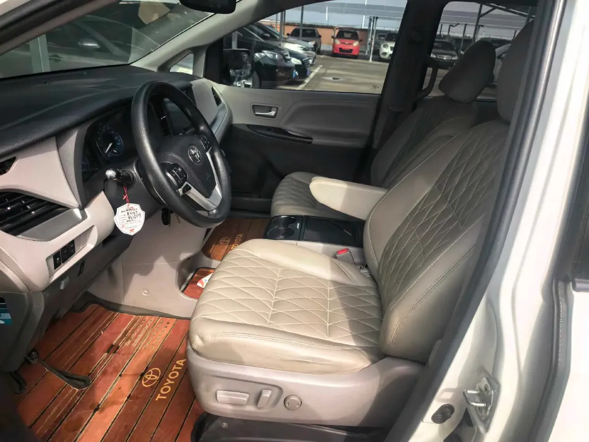 2018 DS 7 1.6T 220HP L4 8AT,autocango,china used car exporter,china ev exporter,chinese used car exporter,chinese used ev exporter