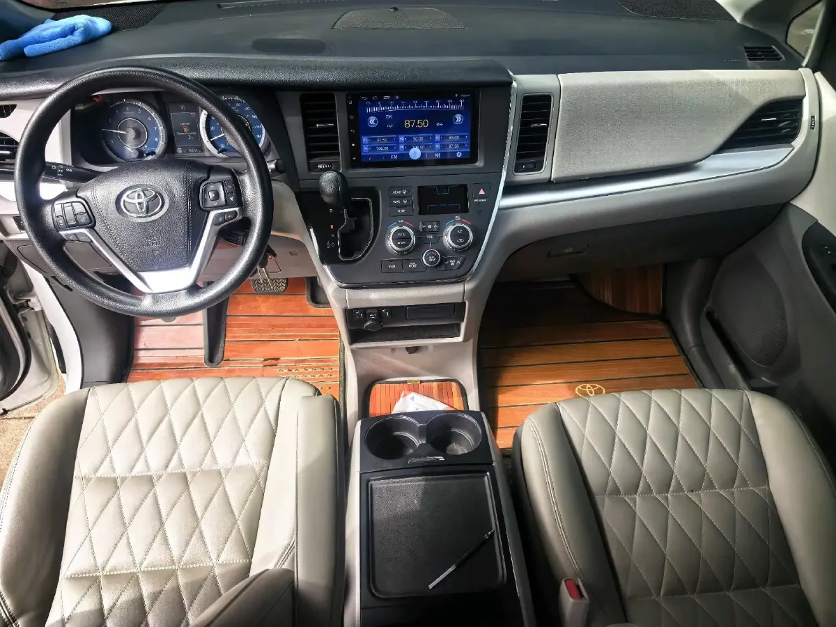 2018 DS 7 1.6T 220HP L4 8AT,autocango,china used car exporter,china ev exporter,chinese used car exporter,chinese used ev exporter