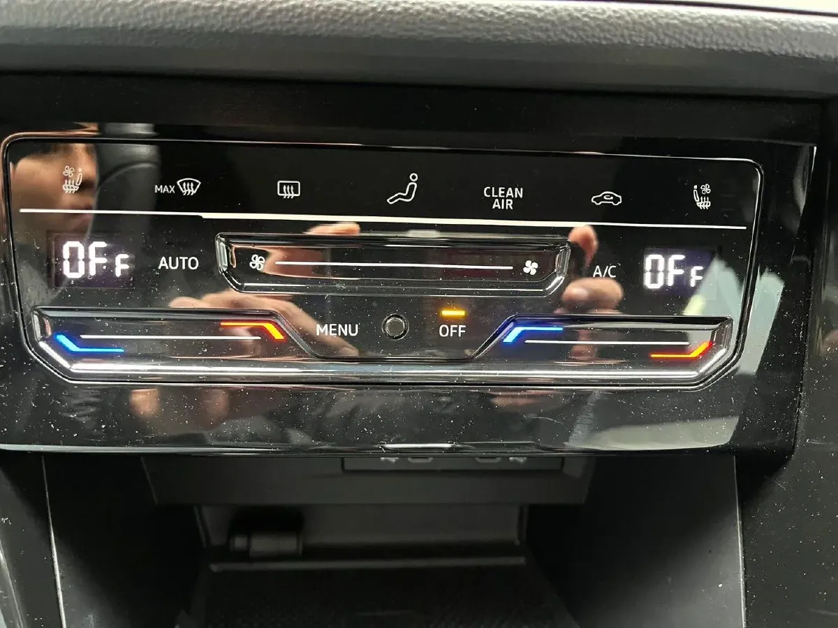 2024 Volkswagen Tayron 2.0T 220HP L4 7DCT,autocango,china used car exporter,china ev exporter,chinese used car exporter,chinese used ev exporter