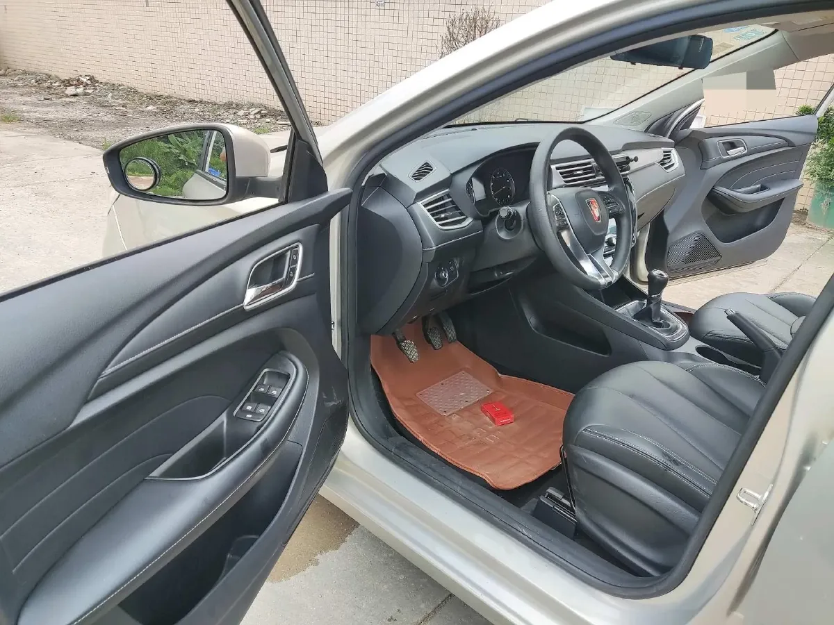 2019 Roewe i5 1.5L 120HP L4 5MT,autocango,china used car exporter,china ev exporter,chinese used car exporter,chinese used ev exporter