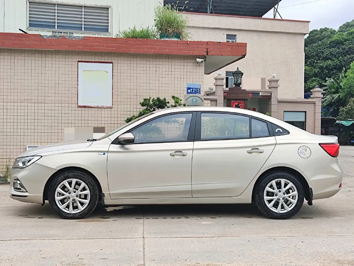 2019 Roewe i5 1.5L 120HP L4 5MT,autocango,china used car exporter,china ev exporter,chinese used car exporter,chinese used ev exporter