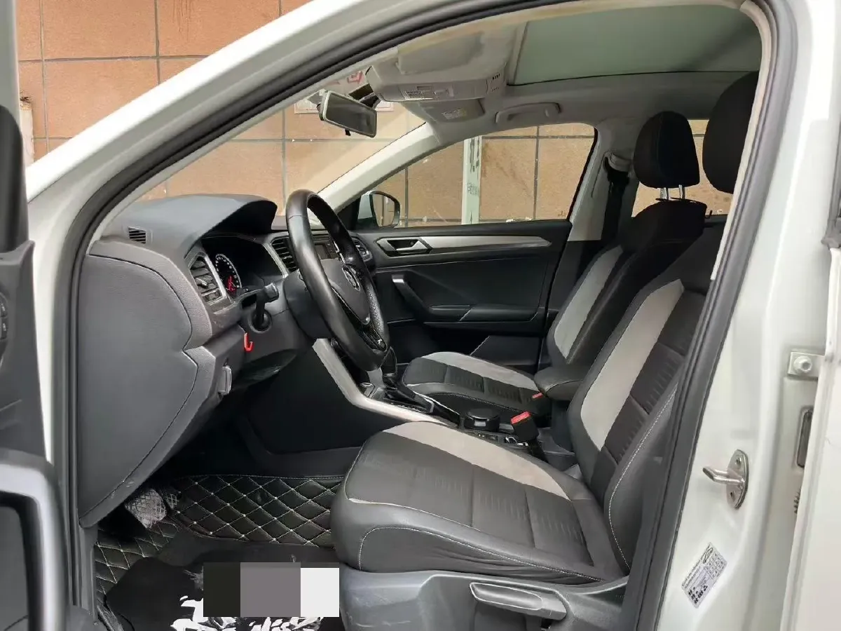 2020 Volkswagen T-Roc 1.4T 150HP L4 7DCT,autocango,china used car exporter,china ev exporter,chinese used car exporter,chinese used ev exporter