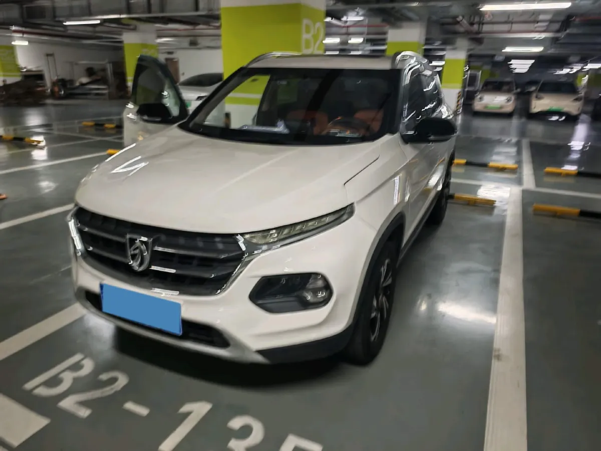 2017 HaiMa S5 Young Edition 1.6L 122HP L4 5MT,autocango,china used car exporter,china ev exporter,chinese used car exporter,chinese used ev exporter