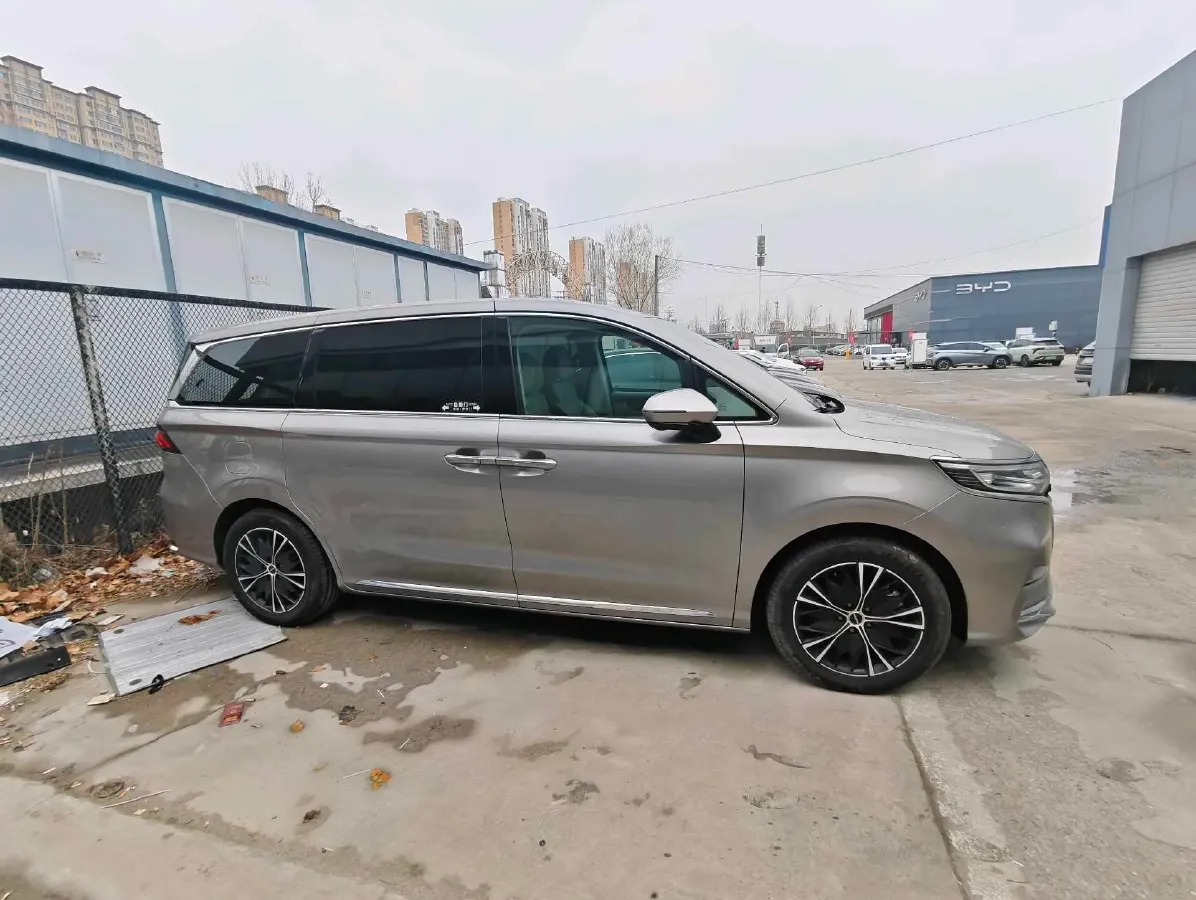 2023 Roewe iMAX8 2.0T 234HP L4 8AT,autocango,china used car exporter,china ev exporter,chinese used car exporter,chinese used ev exporter