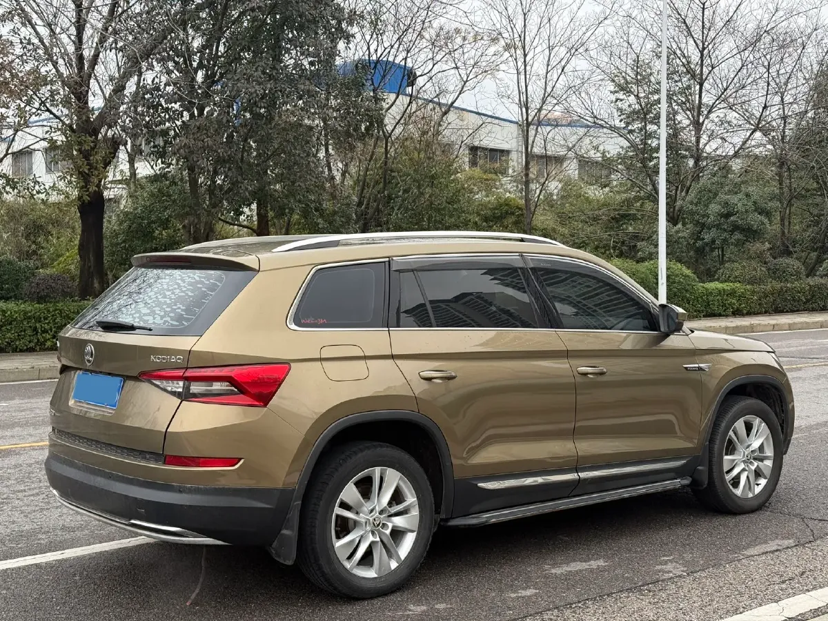 2017 Skoda Kodiak 1.8T 180HP L4 7DCT,autocango,china used car exporter,china ev exporter,chinese used car exporter,chinese used ev exporter