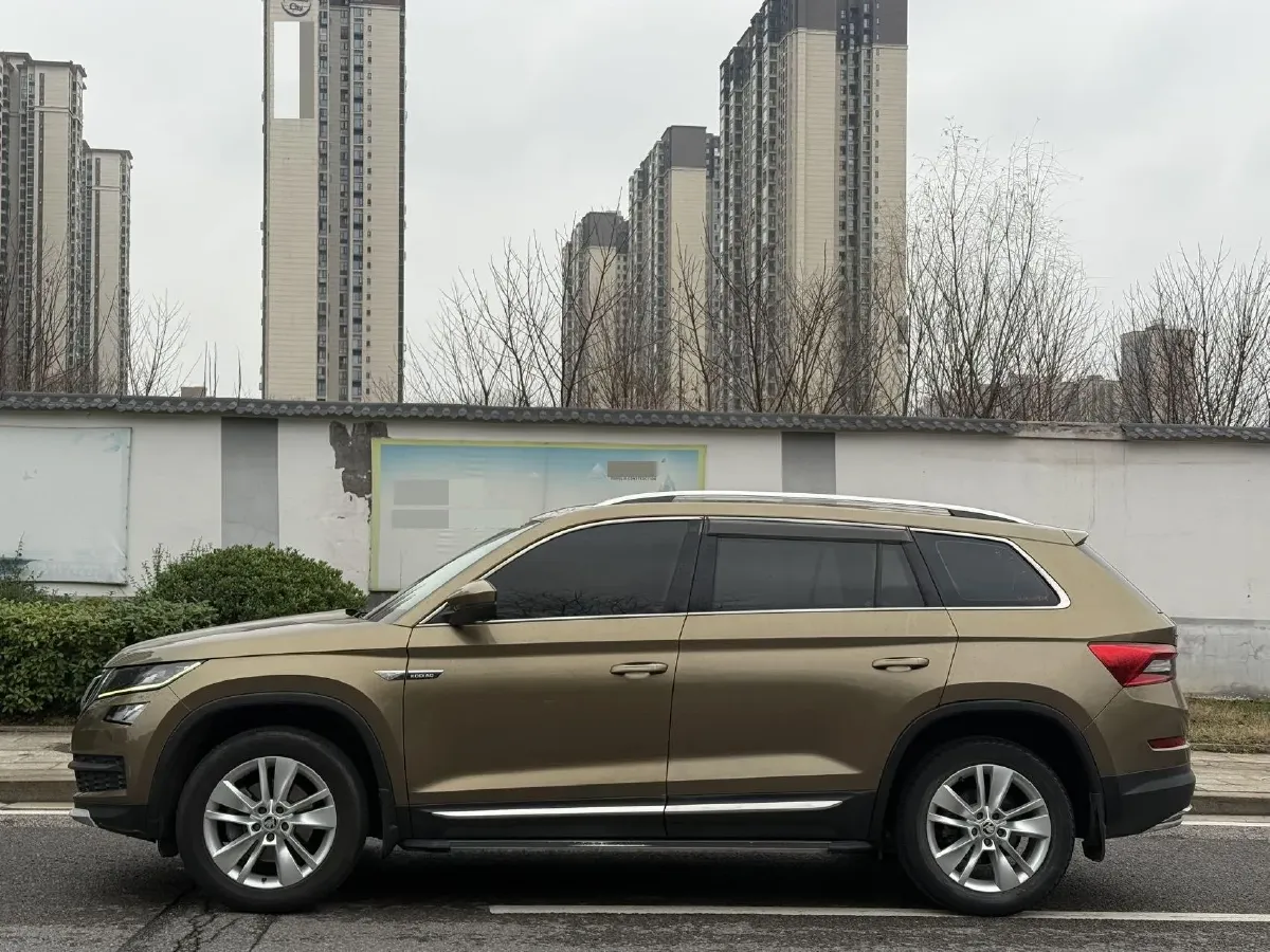 2017 Skoda Kodiak 1.8T 180HP L4 7DCT,autocango,china used car exporter,china ev exporter,chinese used car exporter,chinese used ev exporter