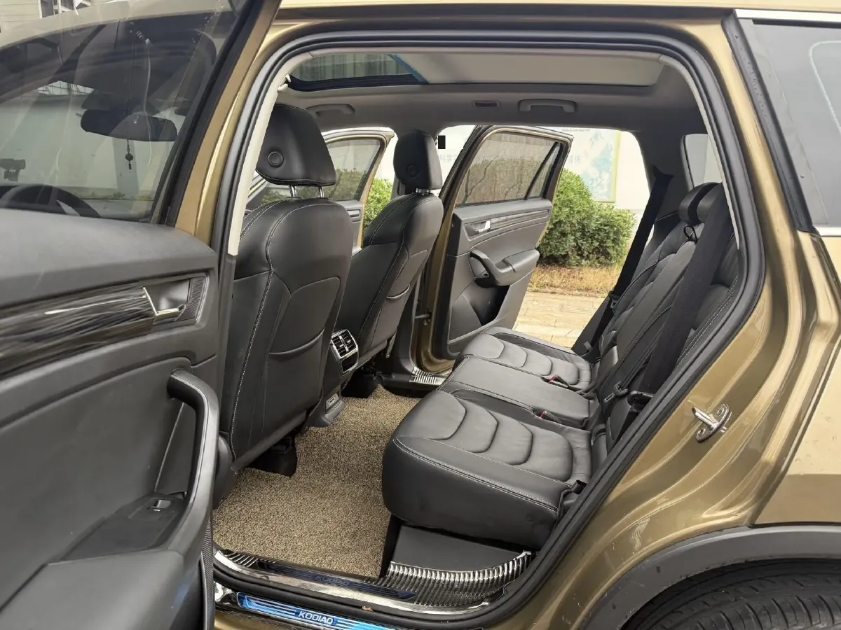 2017 Skoda Kodiak 1.8T 180HP L4 7DCT,autocango,china used car exporter,china ev exporter,chinese used car exporter,chinese used ev exporter