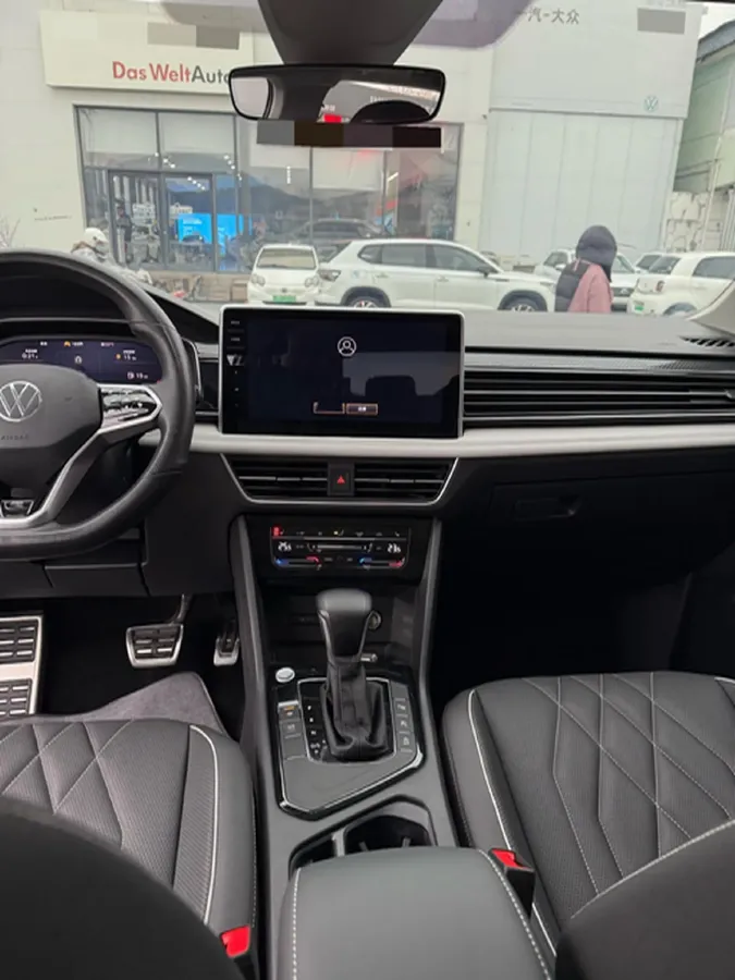 2023 Volkswagen Tiguan L 2.0T 186HP L4 7DCT,autocango,china used car exporter,china ev exporter,chinese used car exporter,chinese used ev exporter