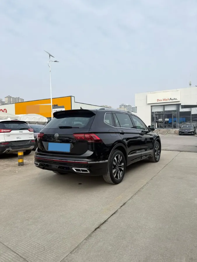 2023 Volkswagen Tiguan L 2.0T 186HP L4 7DCT,autocango,china used car exporter,china ev exporter,chinese used car exporter,chinese used ev exporter