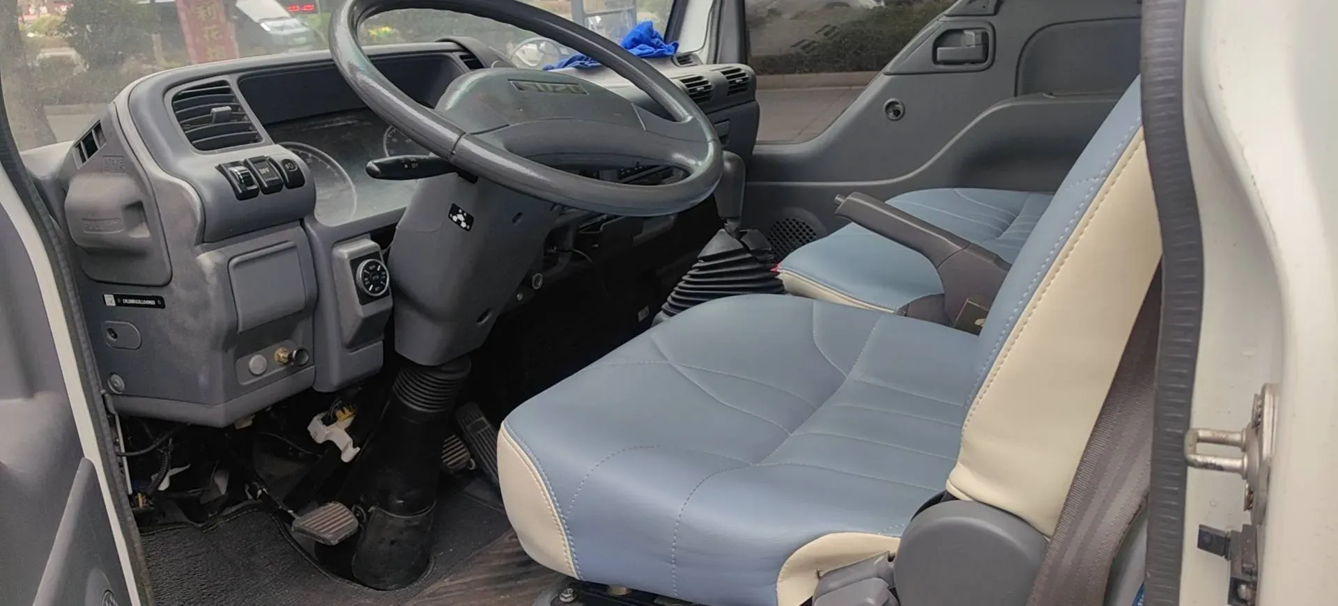 2025 Isuzu Light Truck 5MT,autocango,china used car exporter,china ev exporter,chinese used car exporter,chinese used ev exporter