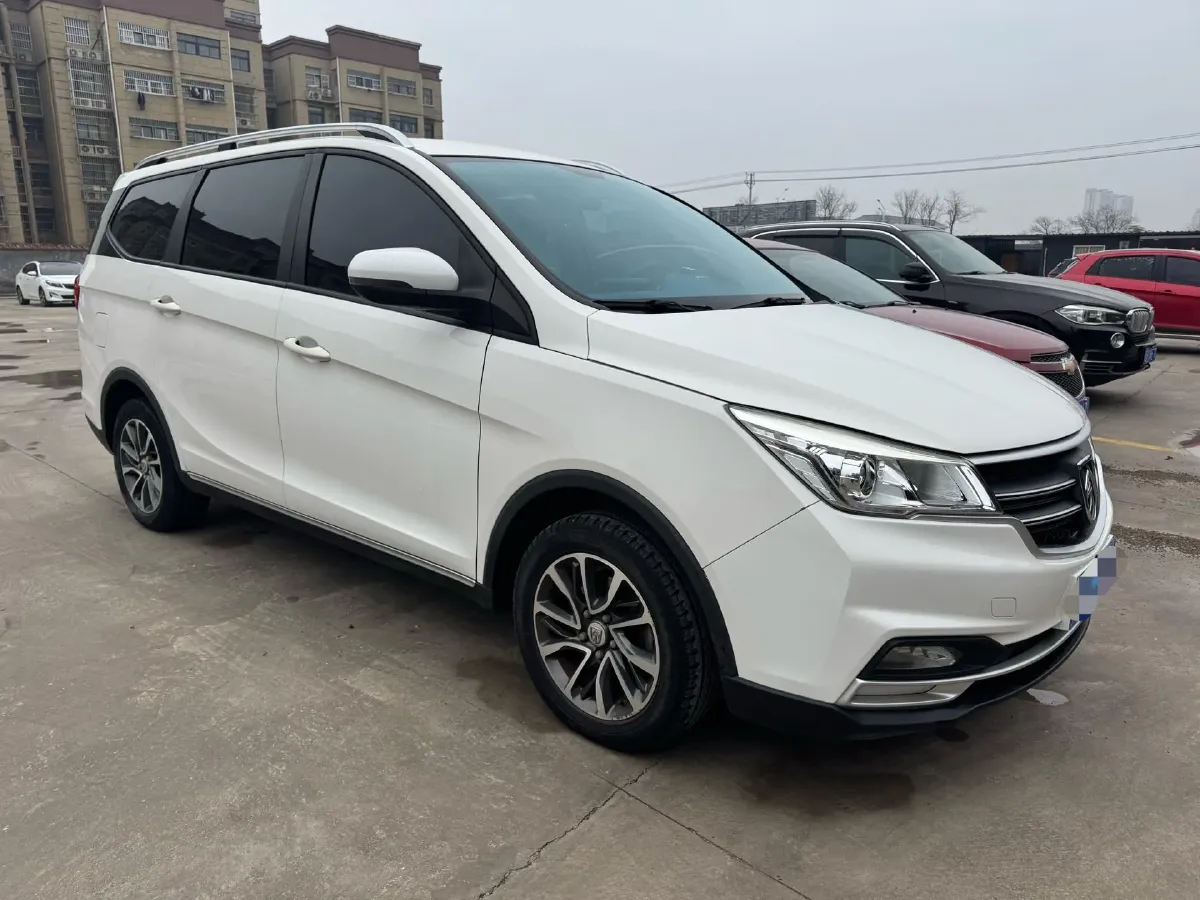 2019 BaoJun 730 1.5L 105HP L4 6MT,autocango,china used car exporter,china ev exporter,chinese used car exporter,chinese used ev exporter