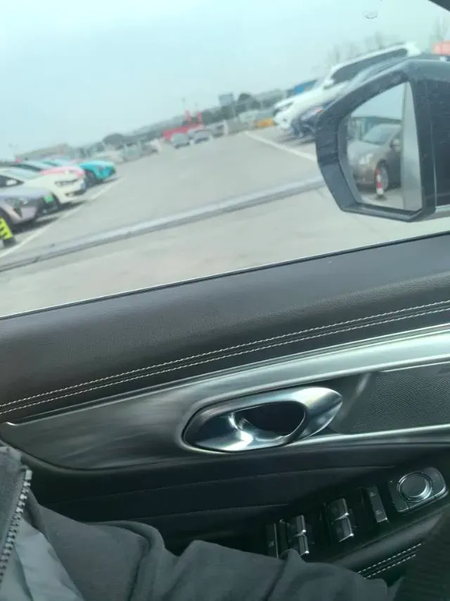 2024 GAC Trumpchi GS8 2.0T 252HP L4 8AT,autocango,china used car exporter,china ev exporter,chinese used car exporter,chinese used ev exporter