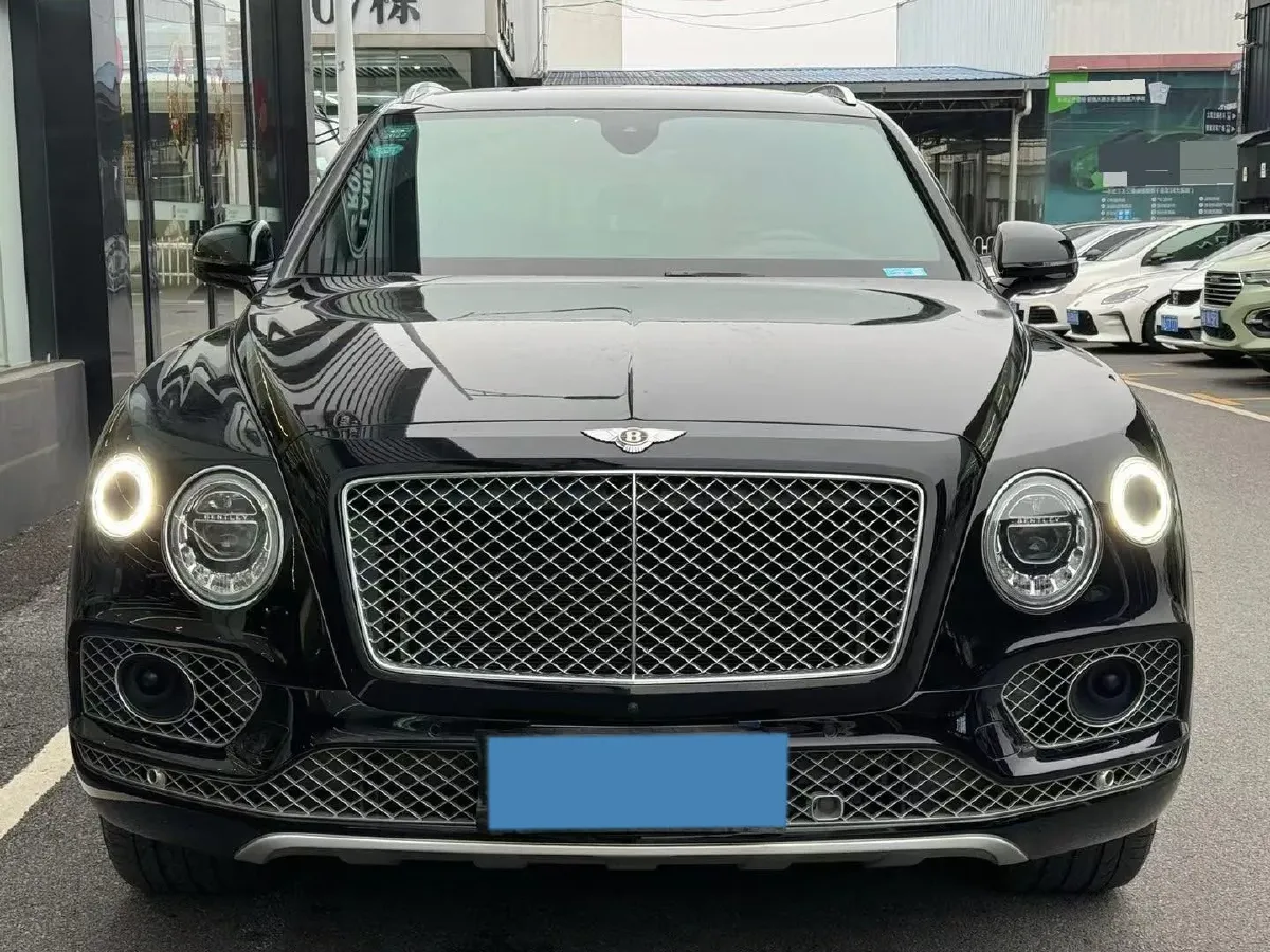2018 Bentley Bentayga 4.0T 550HP V8 8AT,autocango,china used car exporter,china ev exporter,chinese used car exporter,chinese used ev exporter