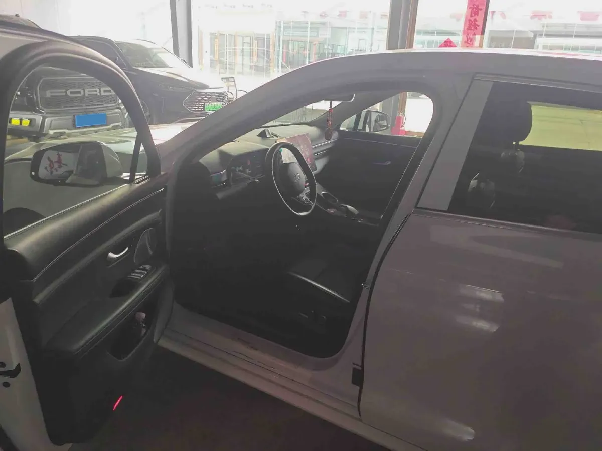 2022 AITO AITO M5 Range Extended 125HP REEV 40KWH,autocango,china used car exporter,china ev exporter,chinese used car exporter,chinese used ev exporter