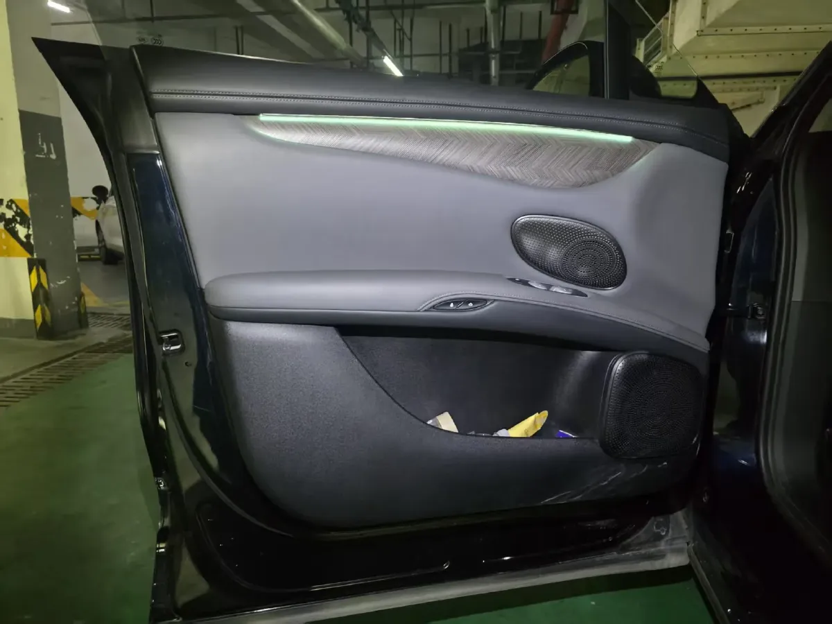 2025 IM LS6 BEV 75KWH,autocango,china used car exporter,china ev exporter,chinese used car exporter,chinese used ev exporter