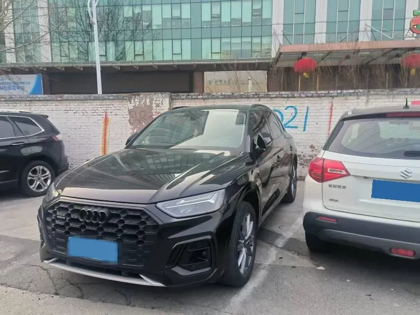 2022 Audi Q5L 2.0T 190HP L4 7DCT,autocango,china used car exporter,china ev exporter,chinese used car exporter,chinese used ev exporter