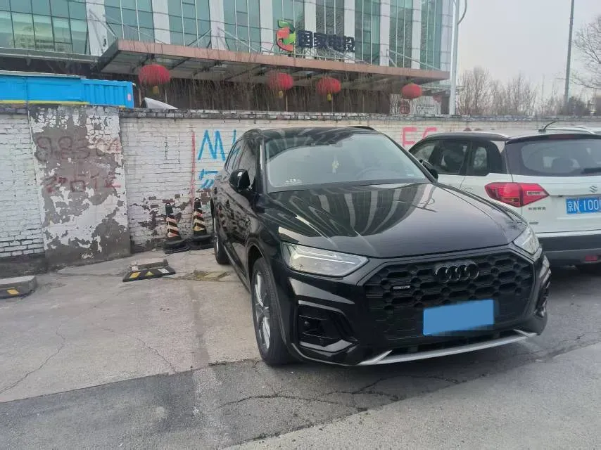 2022 Audi Q5L 2.0T 190HP L4 7DCT,autocango,china used car exporter,china ev exporter,chinese used car exporter,chinese used ev exporter