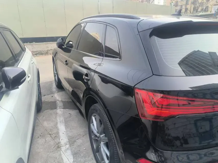 2022 Audi Q5L 2.0T 190HP L4 7DCT,autocango,china used car exporter,china ev exporter,chinese used car exporter,chinese used ev exporter