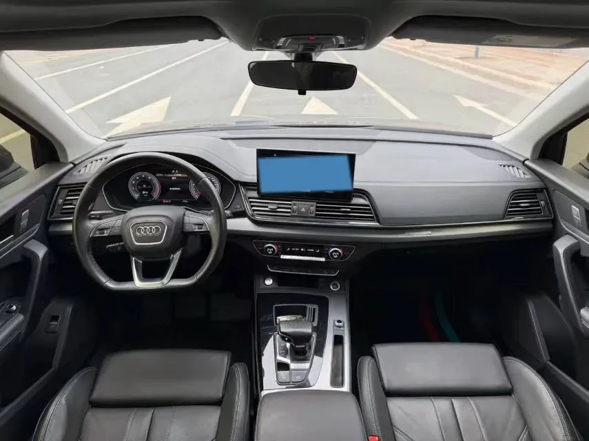 2022 Audi Q5L 2.0T 190HP L4 7DCT,autocango,china used car exporter,china ev exporter,chinese used car exporter,chinese used ev exporter