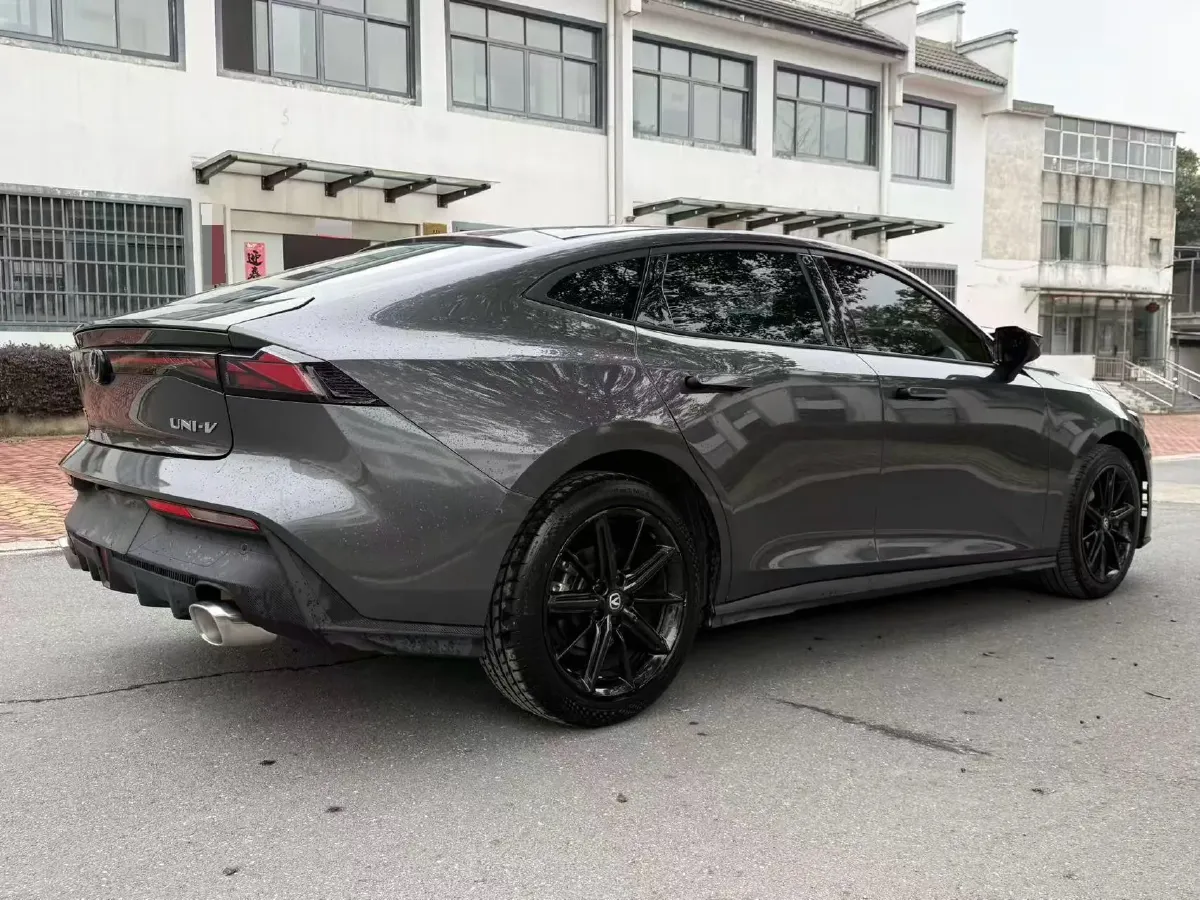 2023 ChangAn UNI-V 1.5T 188HP L4 7DCT,autocango,china used car exporter,china ev exporter,chinese used car exporter,chinese used ev exporter