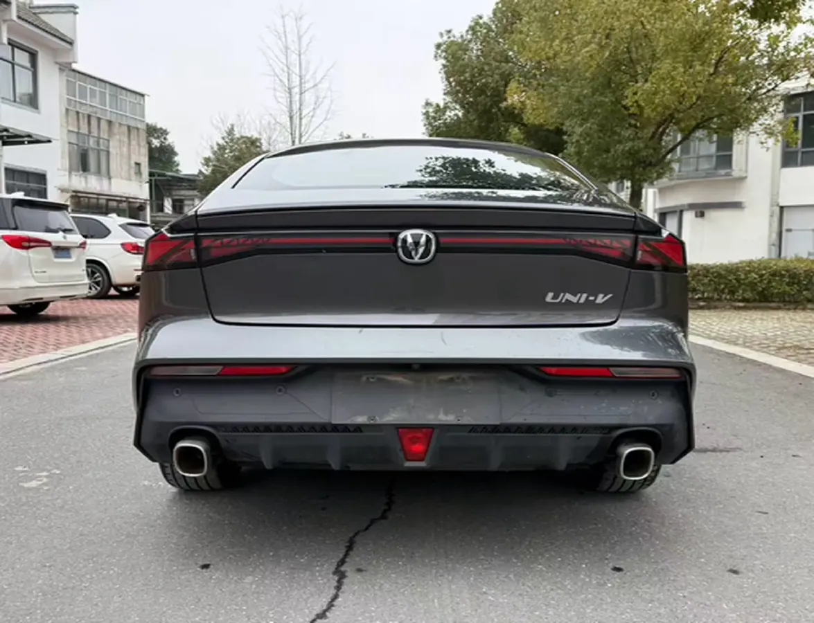 2023 ChangAn UNI-V 1.5T 188HP L4 7DCT,autocango,china used car exporter,china ev exporter,chinese used car exporter,chinese used ev exporter