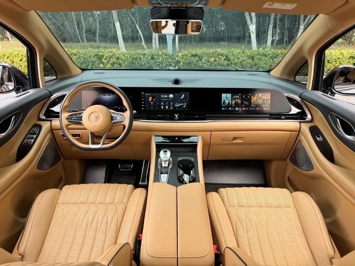 2022 Voyah Dream 1.5T 136HP L4 PHEV 25.57KWH,autocango,china used car exporter,china ev exporter,chinese used car exporter,chinese used ev exporter