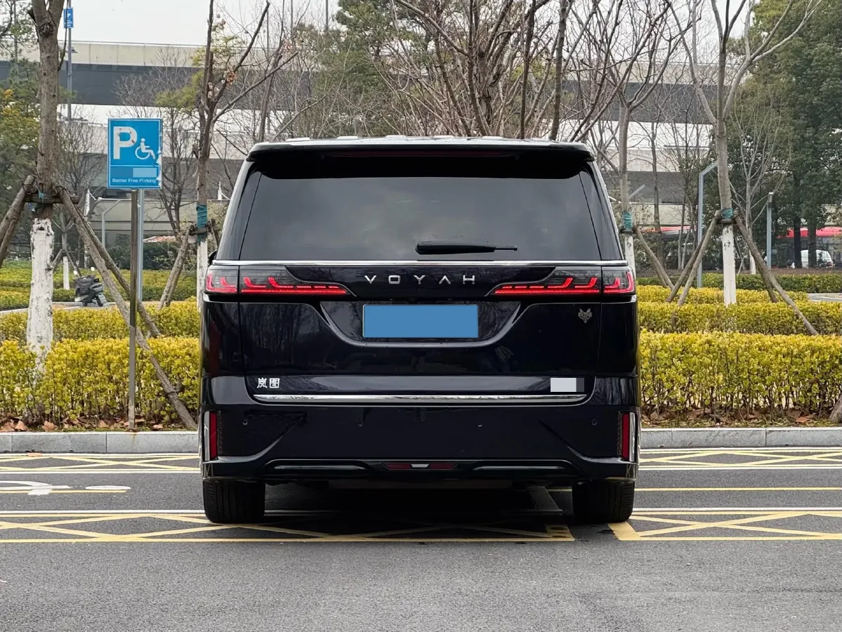 2022 Voyah Dream 1.5T 136HP L4 PHEV 25.57KWH,autocango,china used car exporter,china ev exporter,chinese used car exporter,chinese used ev exporter