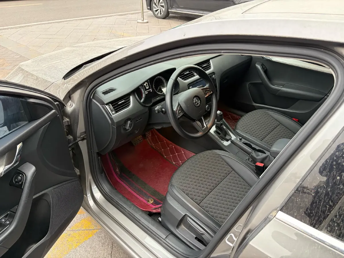 2018 Skoda Octavia 1.6L 110HP L4 6AT,autocango,china used car exporter,china ev exporter,chinese used car exporter,chinese used ev exporter