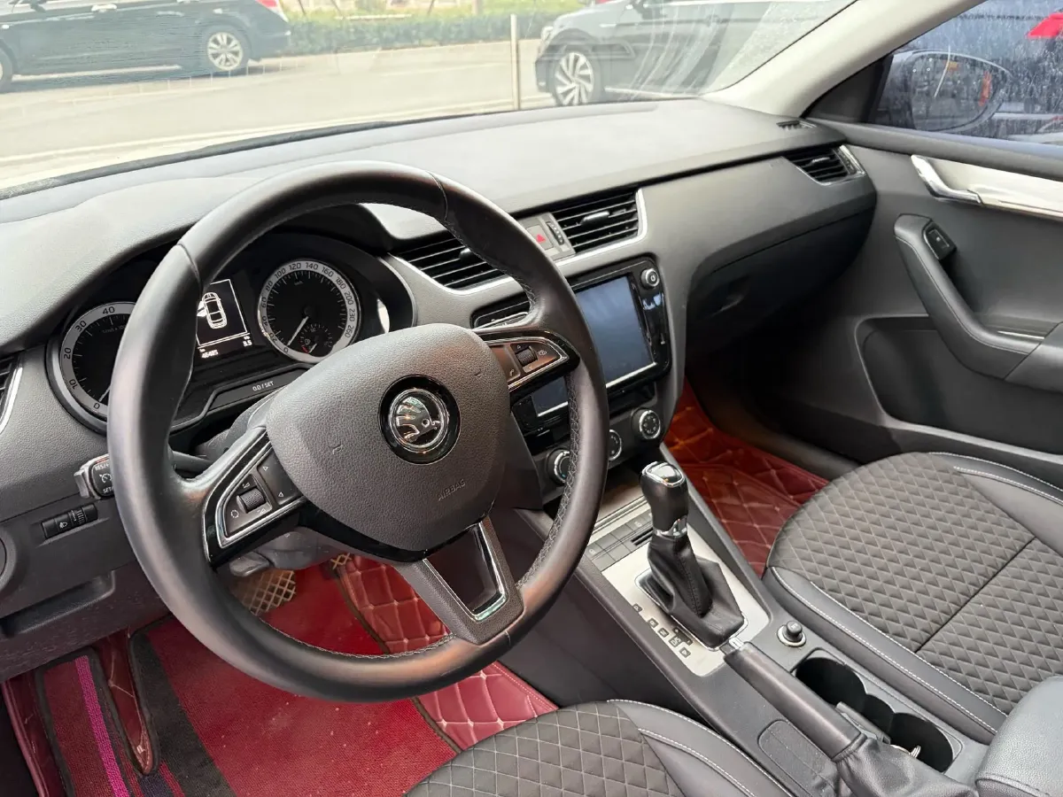2018 Skoda Octavia 1.6L 110HP L4 6AT,autocango,china used car exporter,china ev exporter,chinese used car exporter,chinese used ev exporter