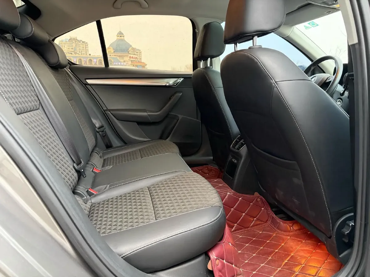 2018 Skoda Octavia 1.6L 110HP L4 6AT,autocango,china used car exporter,china ev exporter,chinese used car exporter,chinese used ev exporter