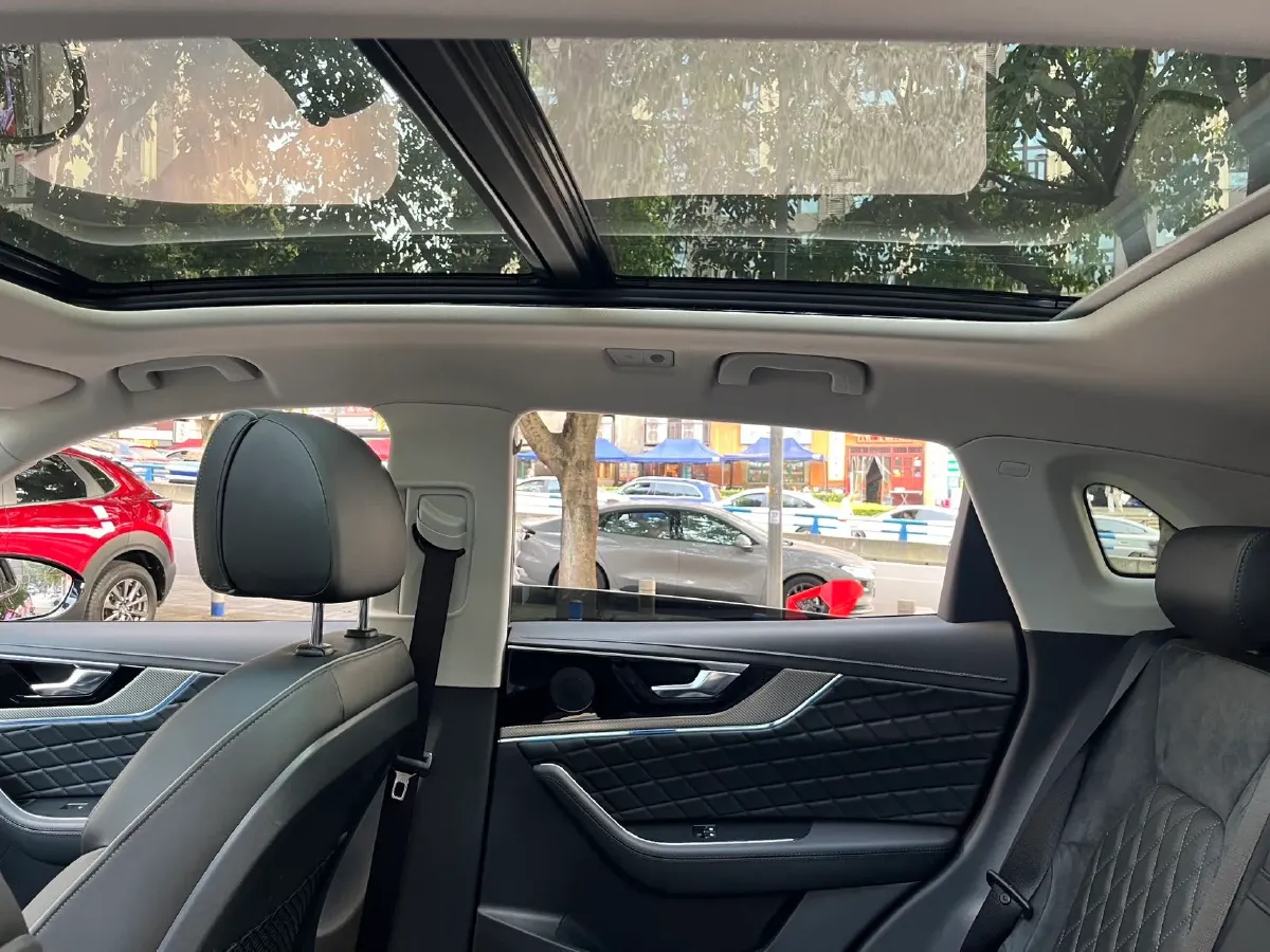 2019 HongQi HS5 2.0T 224HP L4 6AT,autocango,china used car exporter,china ev exporter,chinese used car exporter,chinese used ev exporter