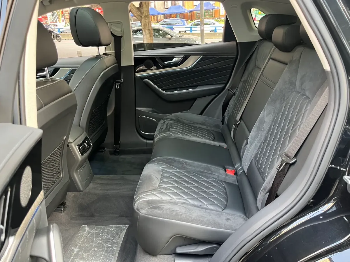 2019 HongQi HS5 2.0T 224HP L4 6AT,autocango,china used car exporter,china ev exporter,chinese used car exporter,chinese used ev exporter