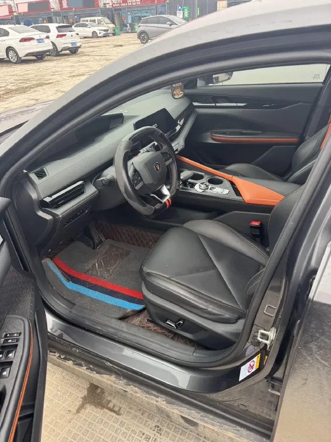 2022 ChangAn UNI-V 1.5T 188HP L4 7DCT,autocango,china used car exporter,china ev exporter,chinese used car exporter,chinese used ev exporter