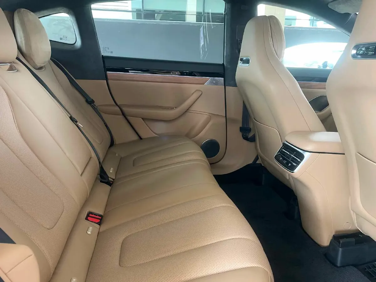 2025 Luxeed R7 REEV 156HP REEV 37KWH,autocango,china used car exporter,china ev exporter,chinese used car exporter,chinese used ev exporter