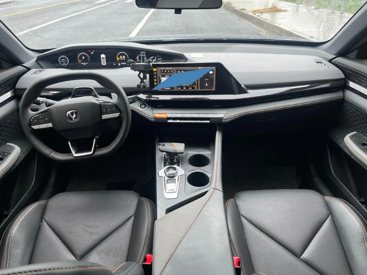 2023 ChangAn UNI-V 1.5T 188HP L4 7DCT,autocango,china used car exporter,china ev exporter,chinese used car exporter,chinese used ev exporter