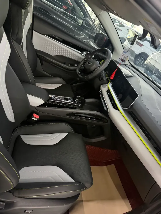 2023 Geely Coolray 1.5T 181HP L4 7DCT,autocango,china used car exporter,china ev exporter,chinese used car exporter,chinese used ev exporter