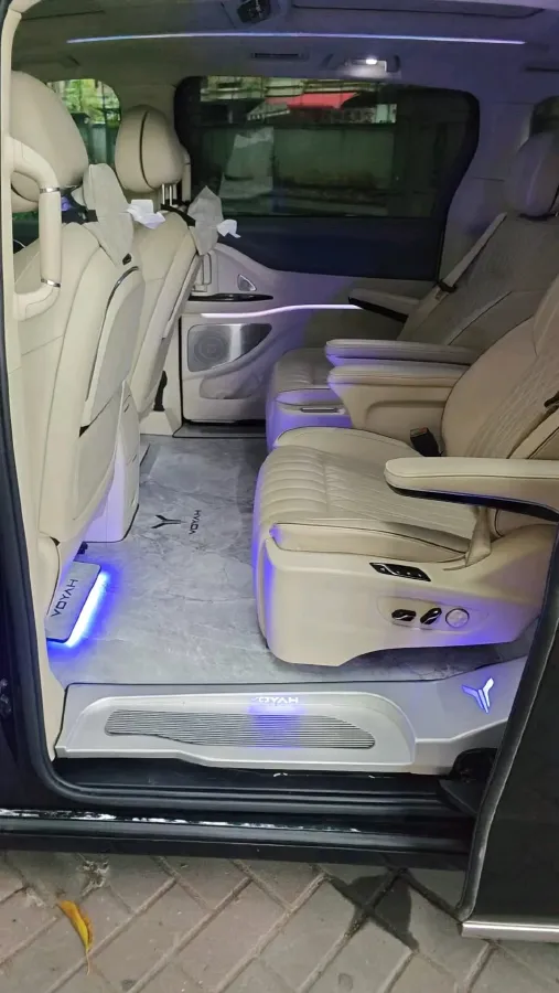 2024 Voyah Dream 1.5T 150HP L4 PHEV 43KWH,autocango,china used car exporter,china ev exporter,chinese used car exporter,chinese used ev exporter