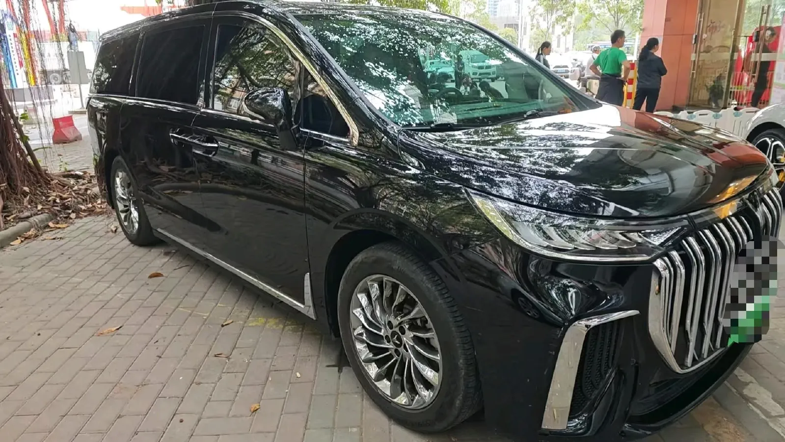 2024 Voyah Dream 1.5T 150HP L4 PHEV 43KWH,autocango,china used car exporter,china ev exporter,chinese used car exporter,chinese used ev exporter